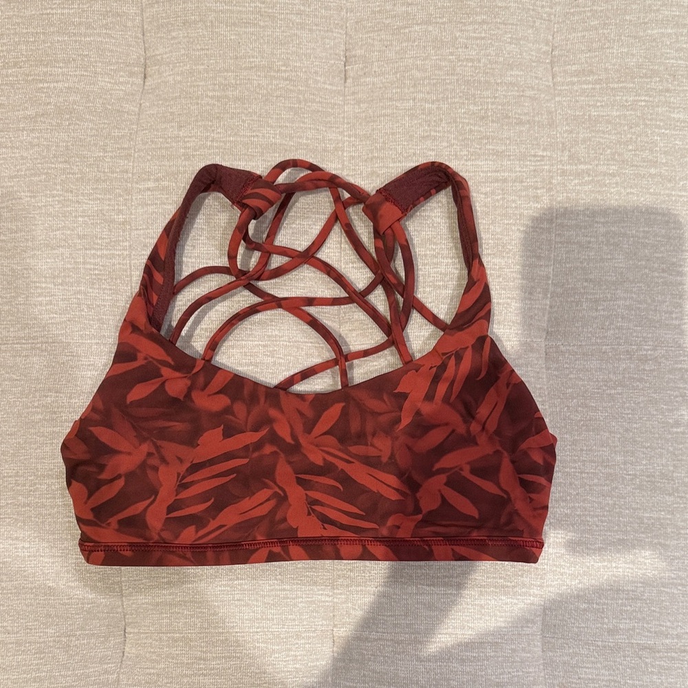 Lululemon Free to Be Serene Bra